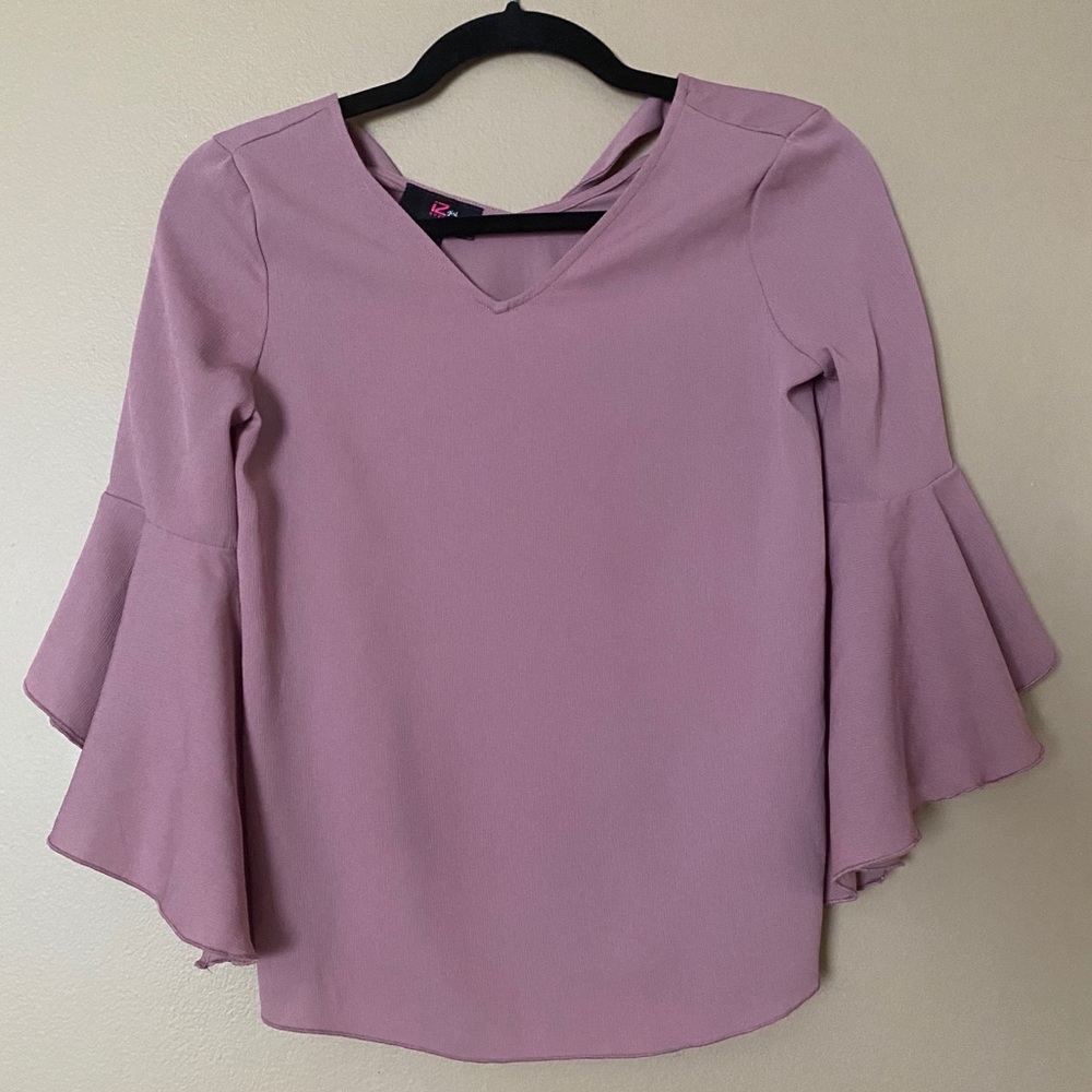 Bell sleeved blouse